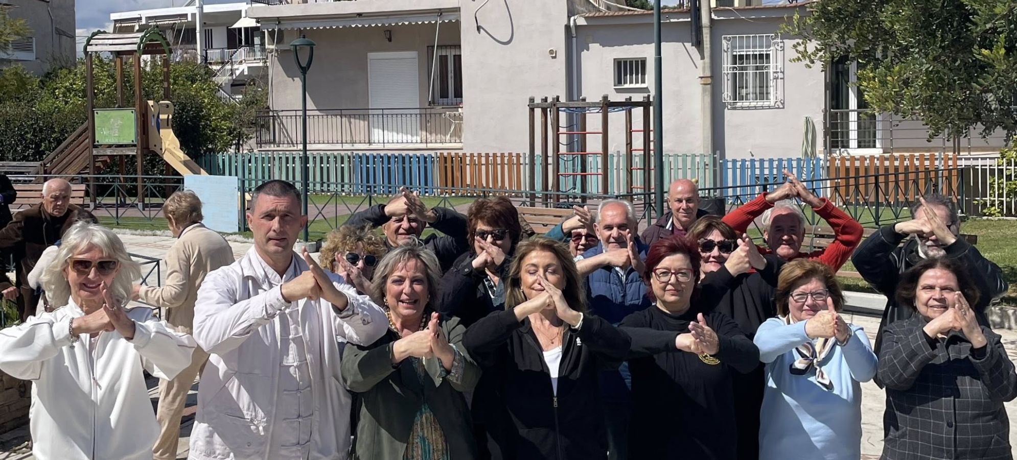 Tai Chi στα ΚΑΠΗ Κορινθίων: Η κίνηση που “μάγεψε” τον ΣΚΑΪ!